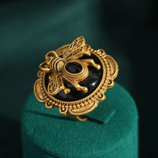 Vintage Gold-Plated Bee Floral Ring with Black Imitation Onyx & Enamel Inlay - Luxury Women's Jewelry for Formal Occasions