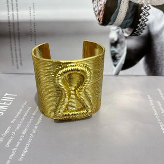 Keyhole Metal Plated Cuff Bracelet Fashion Jewelry Gorgeous Open Bracelet Accessory