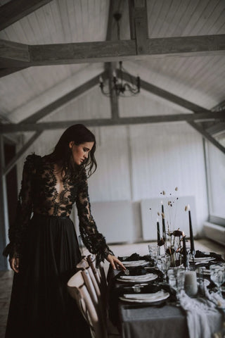 Custom Gothic Black Wedding Dress Long Sleeves V-Neck Boho Bridal Gowns Lace Appliques Elegant Vintage Country Robe Customized